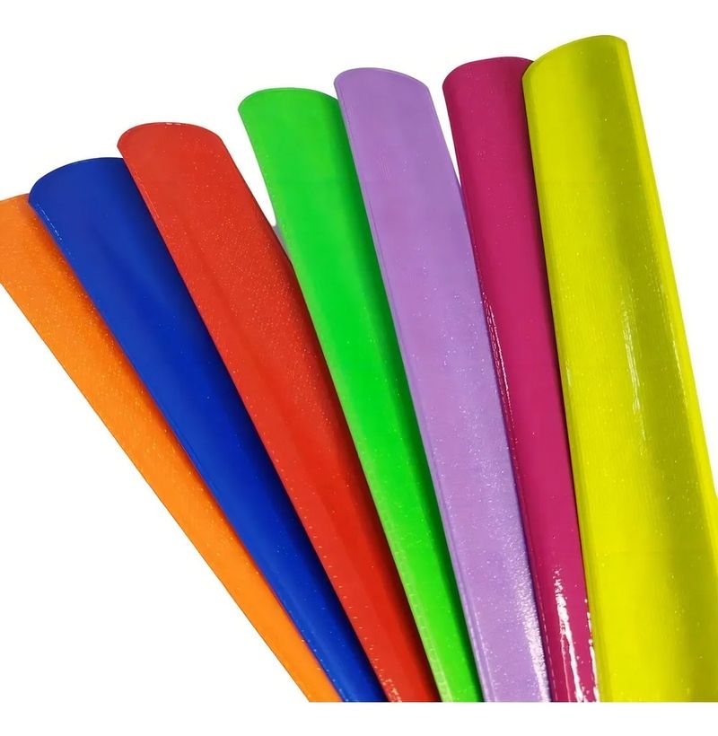 D_NQ_NP_722354-MLU78633931610_092024-F-pulseira-bate-enrola-festa-balada-c30-pcs-cores-sortidas